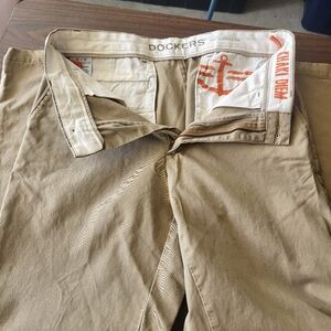 Men's khaki brown pants